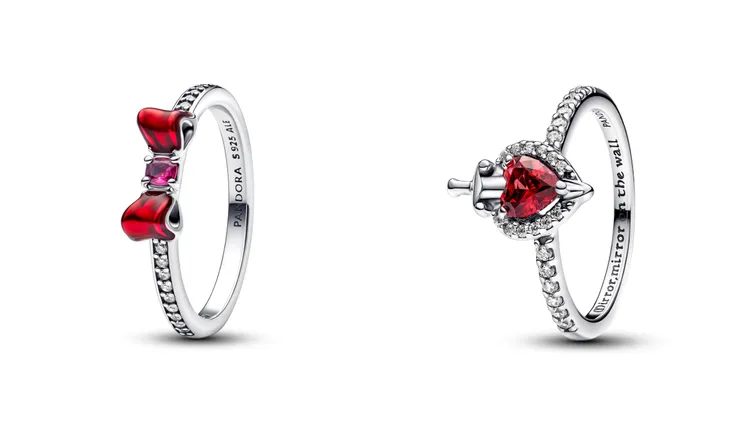 PANDORA《 白雪公主》蝴蝶結造型戒指（左）2880元、壞皇后造型戒指（右）3280元。品牌提供