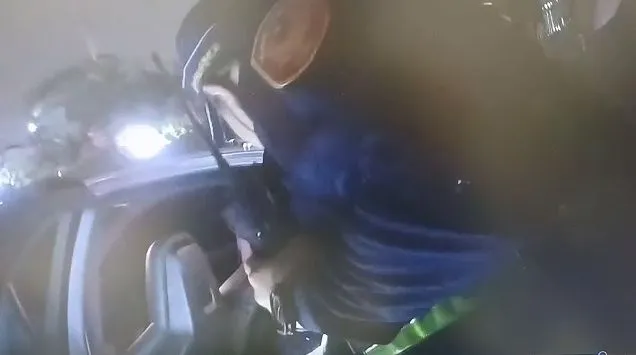 警方於案發4小時內查獲賓士車及駕駛陳男。民眾提供