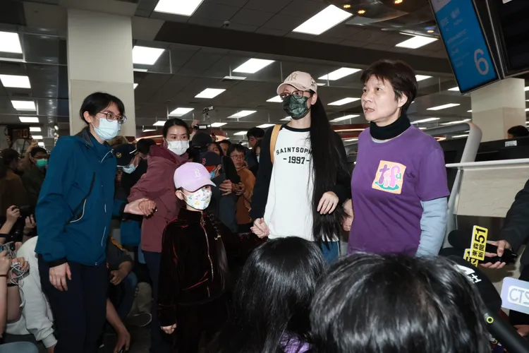 陸配亞亞松山機場離台。彭欣偉攝