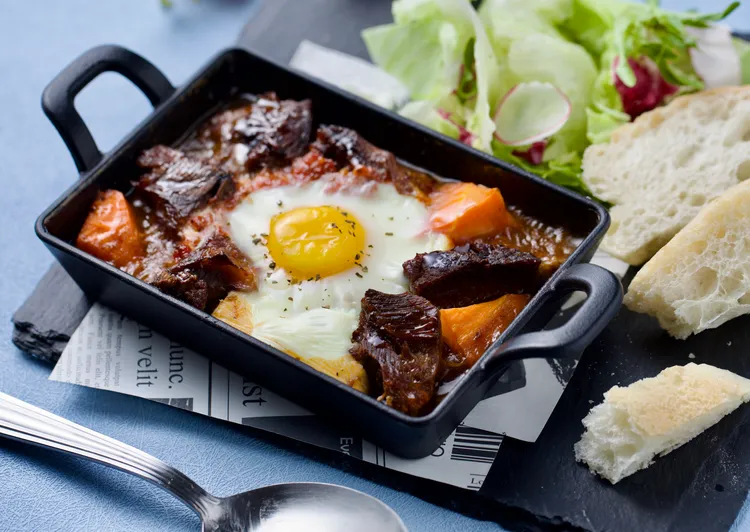 慢燉和牛頰燴半熟蛋。業者提供