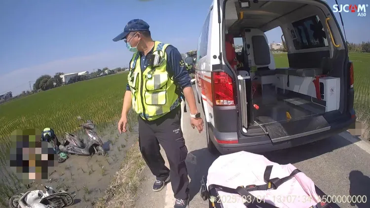 嘉義縣消防局水上、太保分隊將傷者送往嘉義榮民醫院救治。翻攝照片