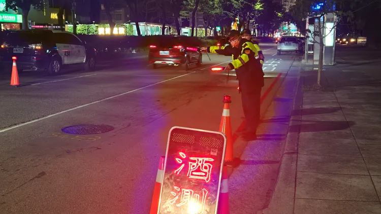 台中市警方連3天取締酒駕大執法，共查獲68件、32人移送法辦。民眾提供
