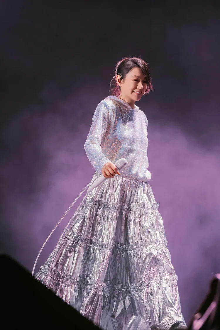 劉若英《飛行日》3.0版華服全面換新，仙氣飄飄。圖／相信音樂提供