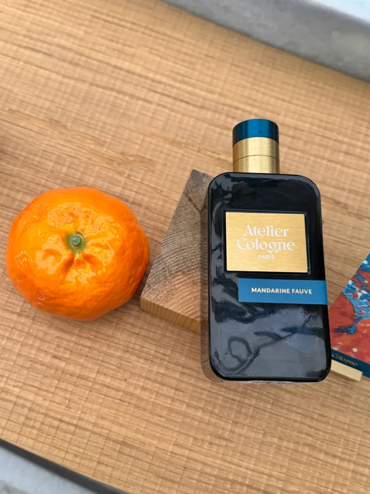 歐瓏珍稀系列琺瑯橘木珍稀淡香精，30ml／5200元、100ml／9200元。張家玲攝