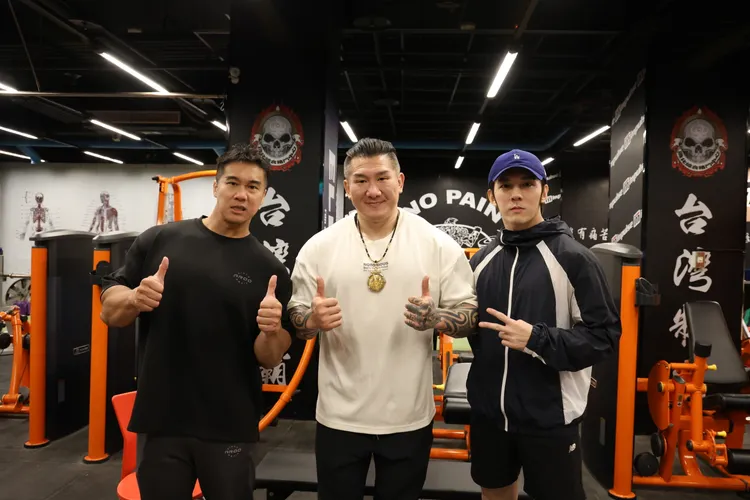 許家豪（左）也坦承自己管理不善，因此過去的健身房幹部才會做假帳掏空公司。Muscle Star健美之星提供