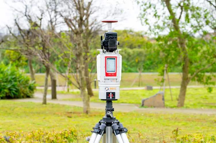 「光達掃描儀器」監測樹木生長。桃園市府提供