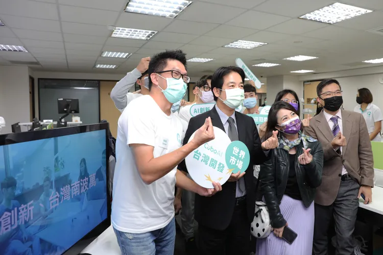 雲云科技公司技術長（左1）。翻攝自總統府Flickr