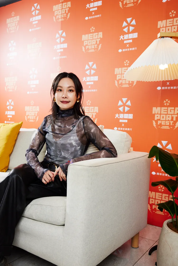 鄭宜農第14次站上大港開唱演出。圖／出日音樂提供