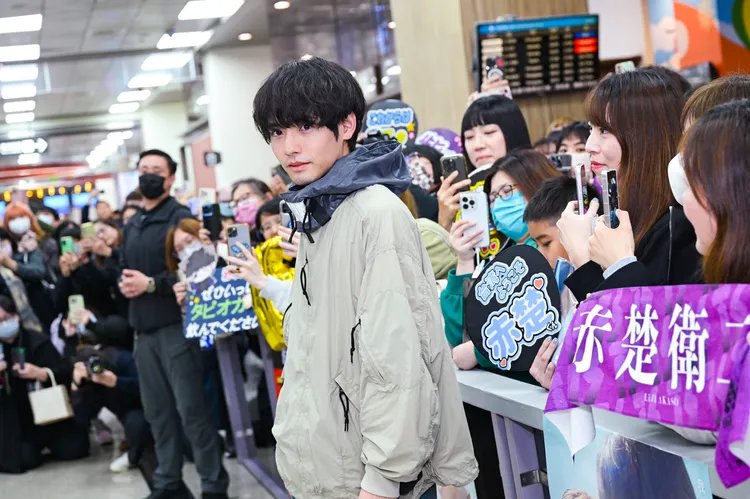 赤楚衛二帥氣抵台。天馬行空提供