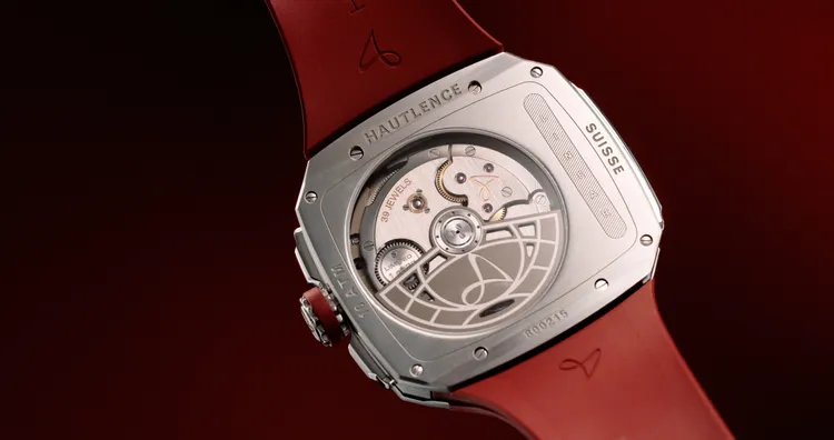 豪朗時LINER SERIES 3，43mm，緞面磨砂和拋光不鏽鋼錶殼，鏤空鍍銠黃銅錶盤，紅色橡膠錶帶，D50自動上鏈機械機芯，動力儲存72小時，防水深度100米，全球限量28只，228萬元。品牌堤提供