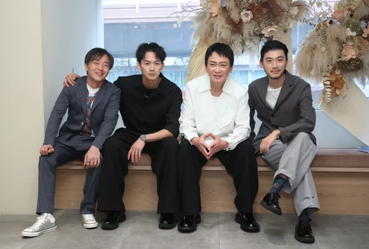 劉承恩（左起）、吳念軒、王識賢、曾少宗一起為戲宣傳。攝影中心攝