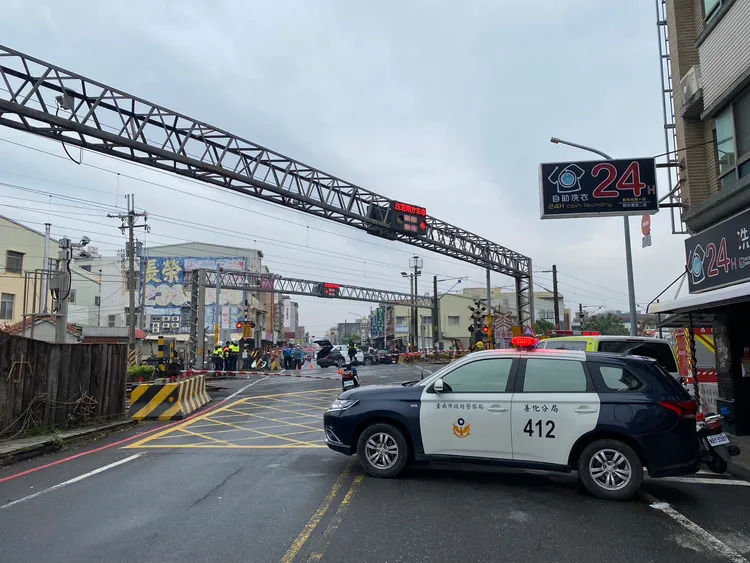 警方到場協助交管。民眾提供