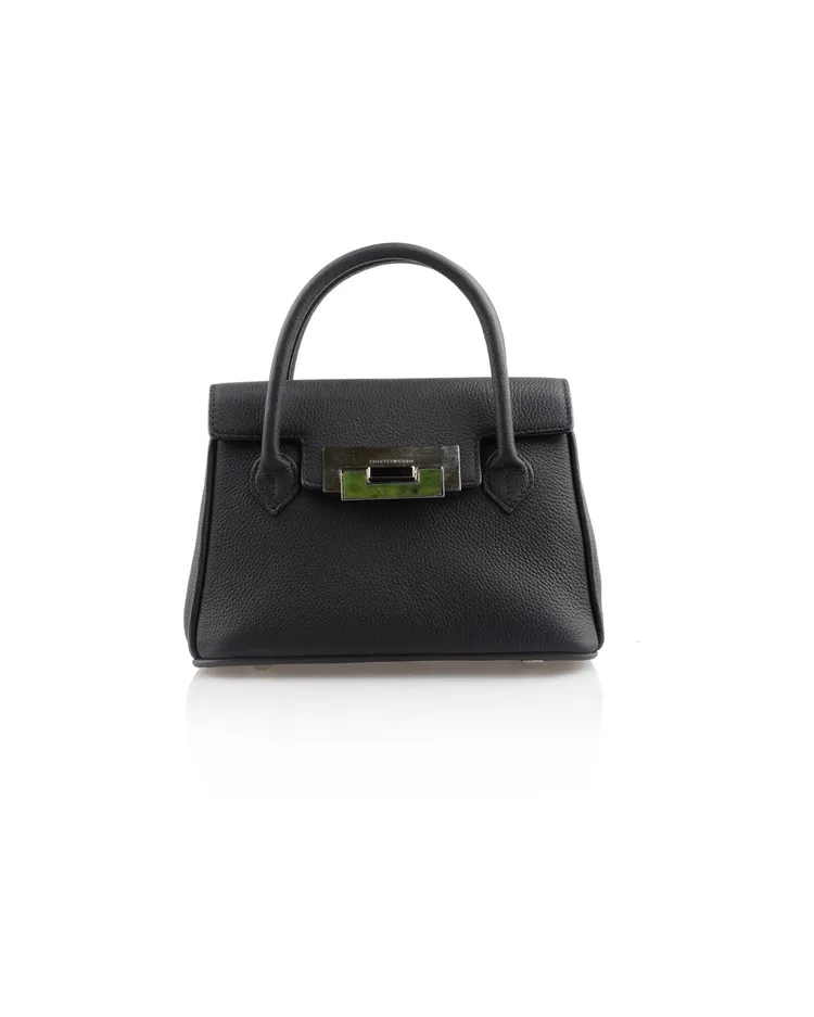 玉扣提包，1萬4340元。品牌提供