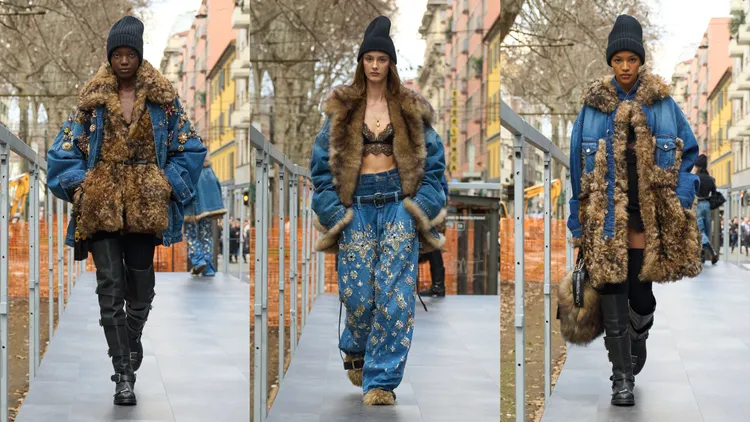 丹寧布料的運用也是Dolce & Gabbana 2025秋冬女裝重點。品牌提供