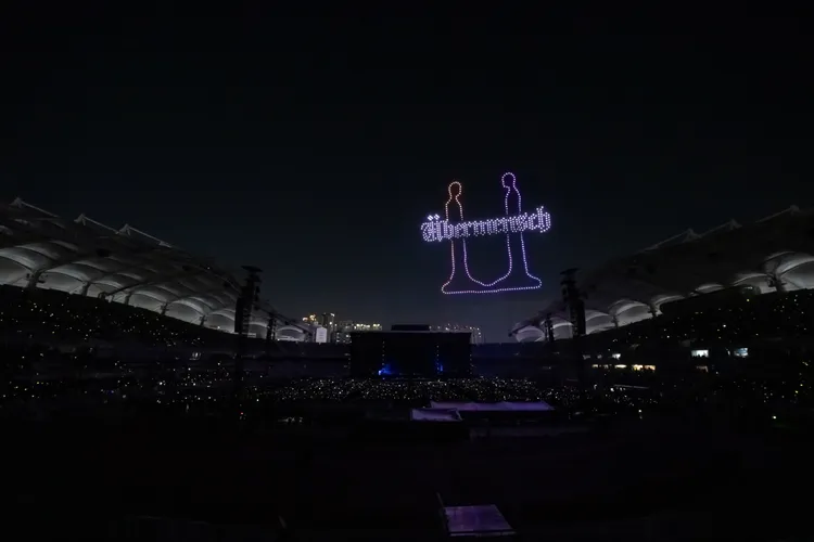 無人機打出巡演名稱。Galaxy Corporation提供