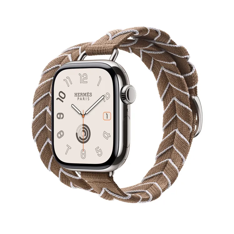 Apple Watch Hermès系列新款銀灰米色配白色Bridon Attelage Double Tour錶帶。Apple提供