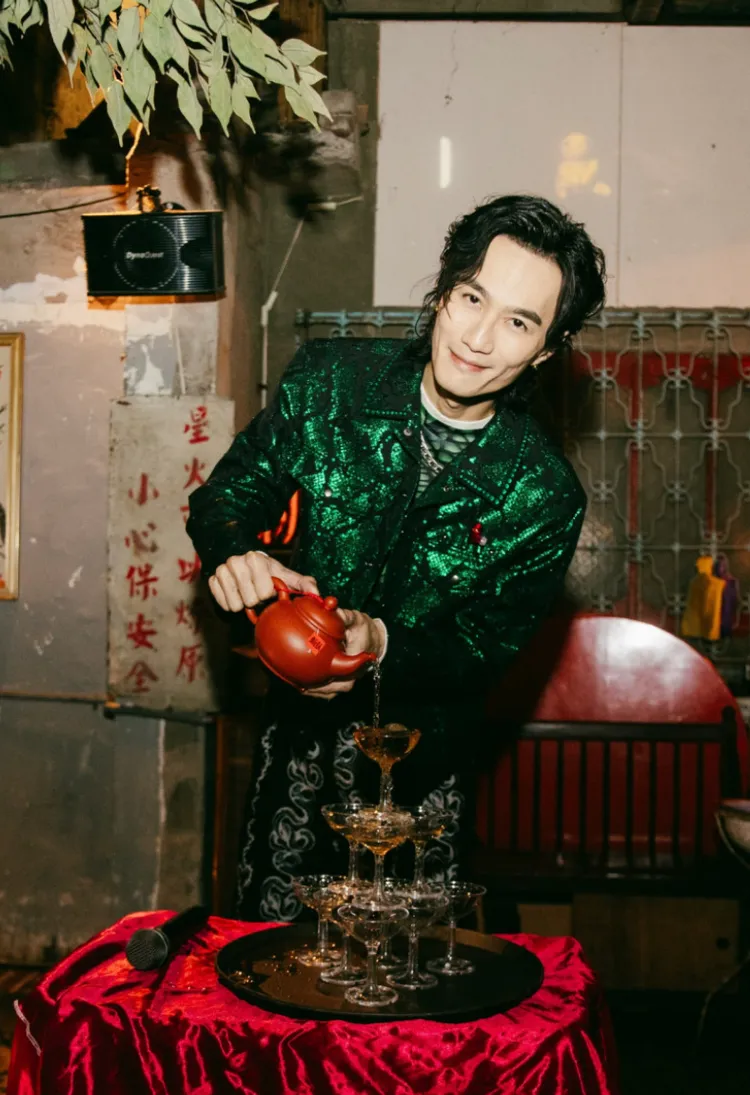 李英宏雖然有穩定交往的女友，但暫時還不想婚。晝夜娛樂產業有限公司提供