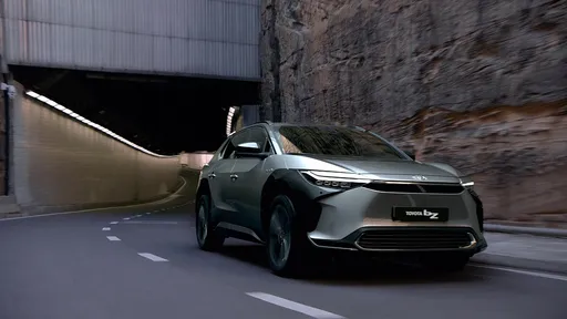 2025年式TOYOTA bZ4X纯电休旅大砍31万元 136万元即可入手
