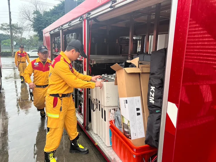 桃園市特搜隊緊急動員集結演練。桃園市消防局提供