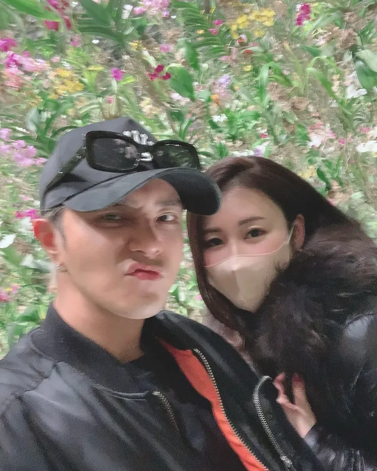 上週麻衣在IG上分享「亞洲舞王」羅志祥某一年的3月，帶她去參觀美術館。翻攝《mai_sato_1113》IG