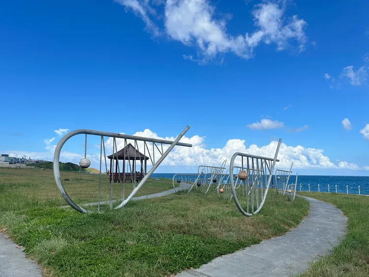 日期有網友po文表示，自己到潮境公園拍婚紗時竟遭收6千元場地費。翻攝照片