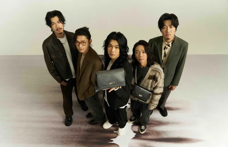 麋先生跨足時尚圈，為聯名包款擔任設計師。圖／ROBINMAY EVOLUTION提供