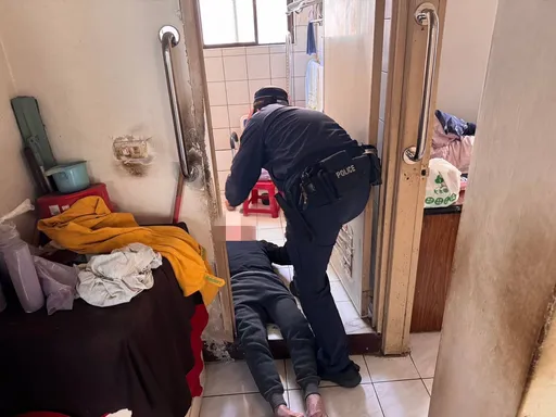 有警察真好！男浴室滑倒無力起身險失溫　大園警及時救援