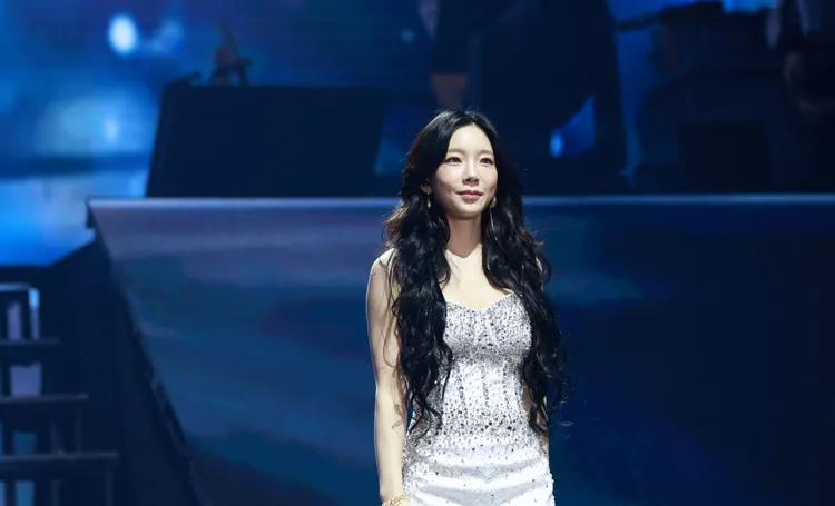 太妍上周成為首位站上大巨蛋的外國藝人，選用代言的benefit彩妝打造舞台妝。讀者提供