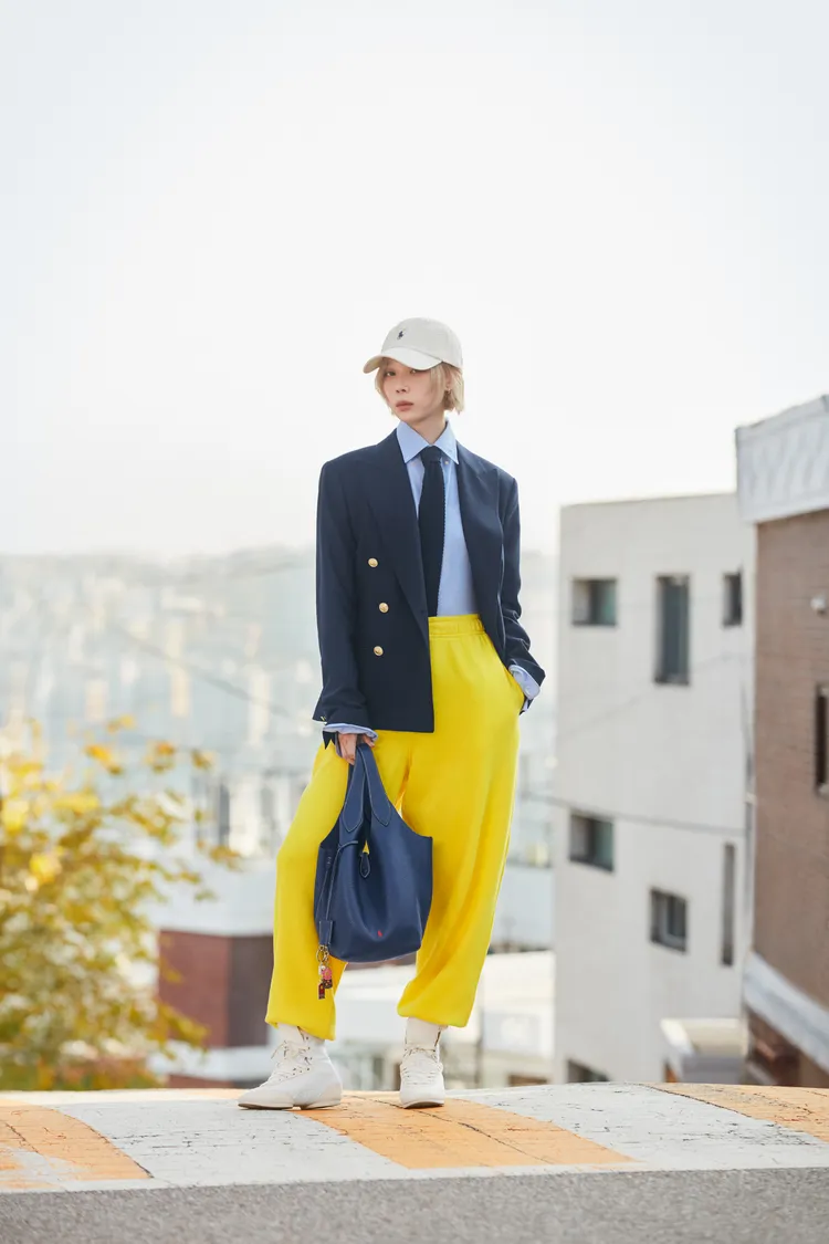 Polo Play包也能完美融入Winter的混搭造型中。品牌提供