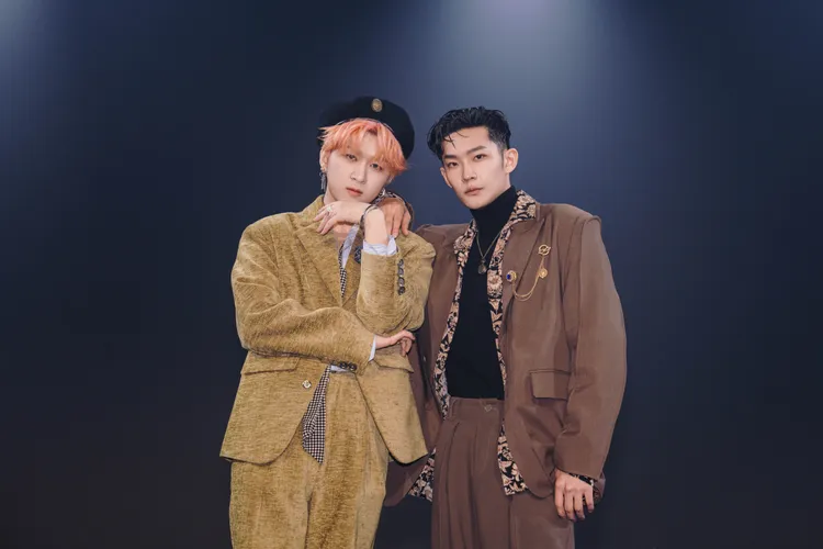 吳昱廷、高胥崴推《鬆餅》性感跳雙人椅子舞，驚曝心聲「想當情慾系偶像」。滾石唱片提供