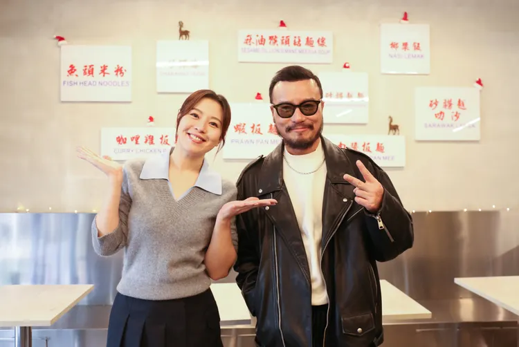 劉品言（左）與李銘忠在節目中相談甚歡。鏡電視照片提供