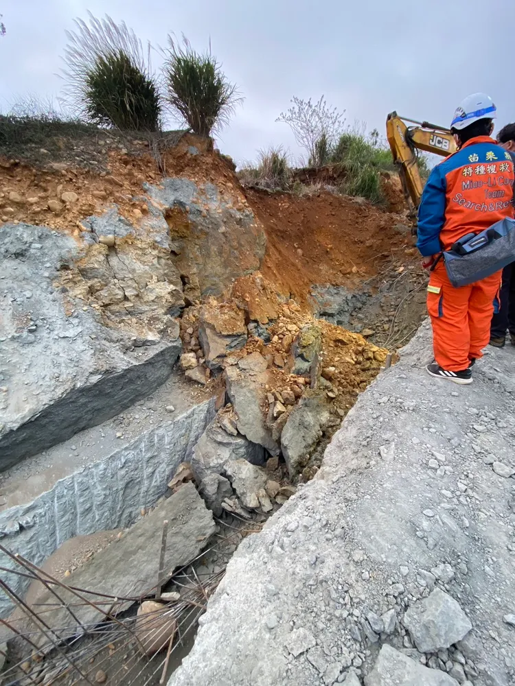 現場仍在搜救中。民眾提供