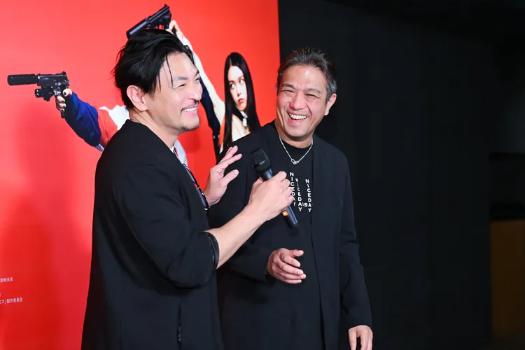 監製鈴木祐介（右）和夢多一拍即合，首度合作就超有默契 。網銀國際影視提供