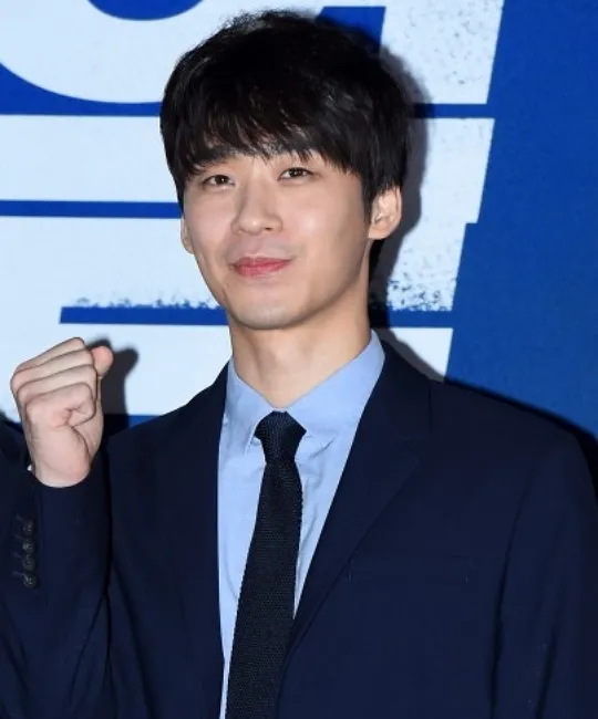 金秀賢表哥李沙朗，也是GOLDMEDALIST老闆。翻攝naver