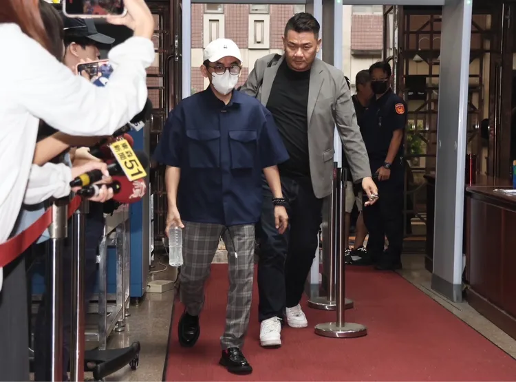 黃子佼非法持有少女性影像。彭欣偉攝