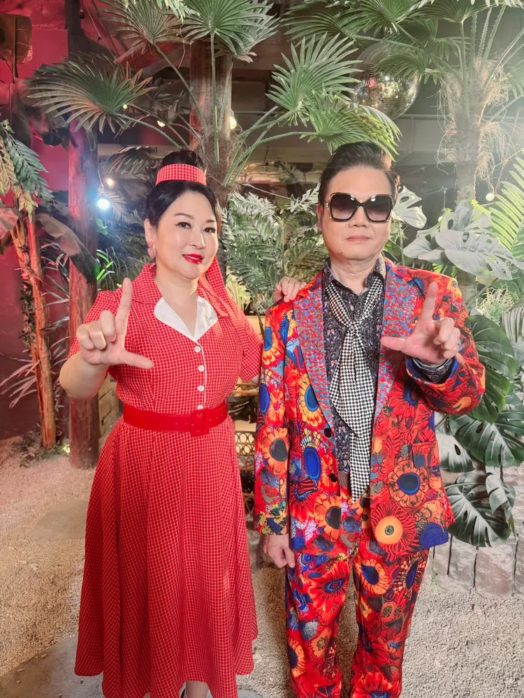 張秀卿被七郎逗樂，NG連連。豪記唱片提供