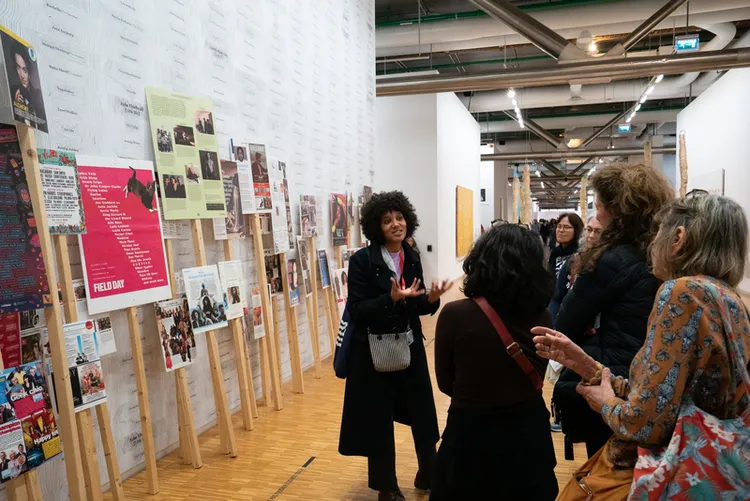 巴黎龐畢度藝術中心啟動5年閉館整修計畫，10日晚間正式關閉永久收藏展區，館方特別舉辦「龐畢度馬拉松」導覽活動，邀請館內不同部門的工作人員接力導覽，自上午11點至傍晚7點，不間斷地介紹近60件作品。 中央社