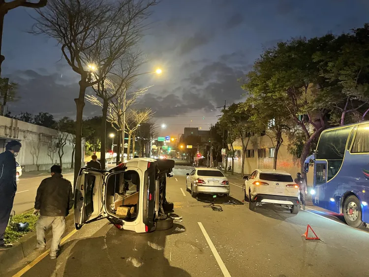 車禍現場。中壢警分局提供