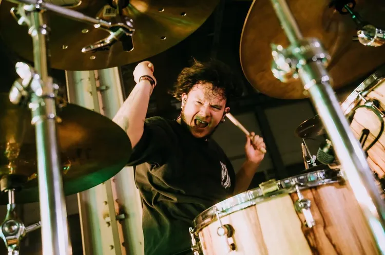 怕胖團鼓手老外。圖／摘自臉書