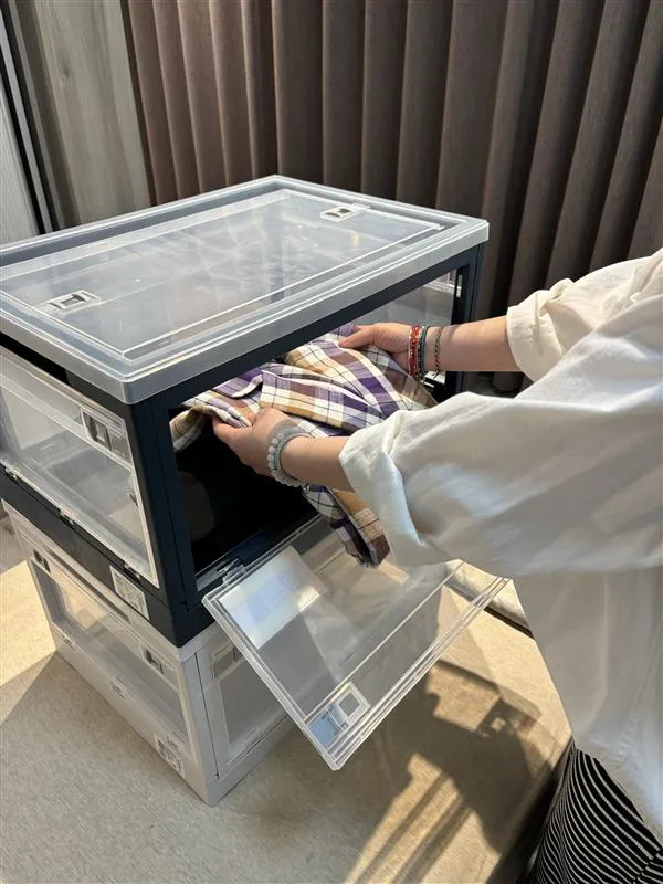 特力屋建議，居家換季收納箱以塑膠材質最能防潮防塵。業者提供