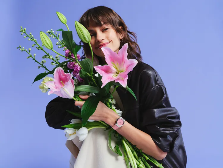 SWATCH以春日花卉作為新作主題。品牌提供