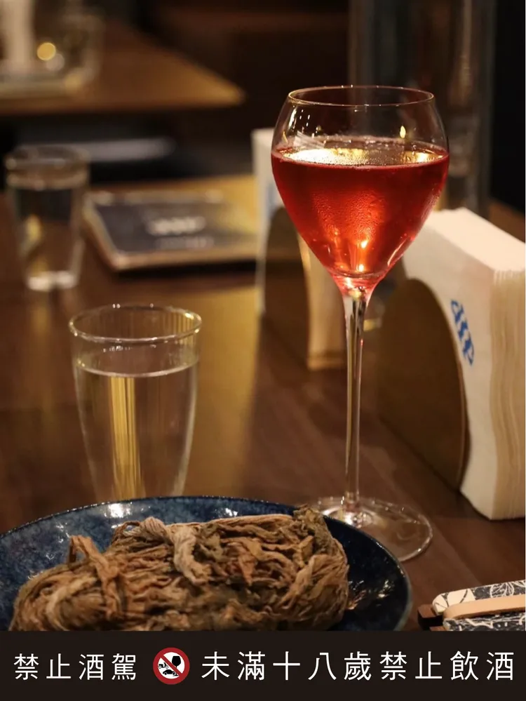 「客家大嬸の小吃部」以客家經典風味「梅乾菜」為靈感，每杯450+10%元。台北遠東香格里拉提供