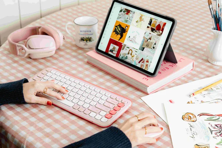 羅技POP ICON KEYS與POP MOUSE以繽紛色彩和個性化設定，展現女性風格與品味的時尚配件。業者提供