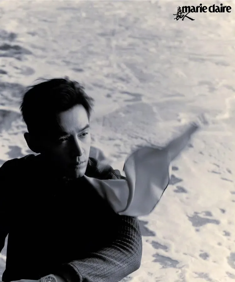 胡歌拍攝《Marie Claire嘉人》封面。翻攝《Marie Claire嘉人》微博
