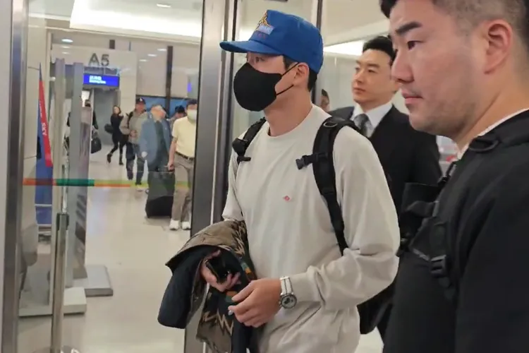 玄彬今次低調來台走VIP通關。桃園國際機場記者聯誼會提供