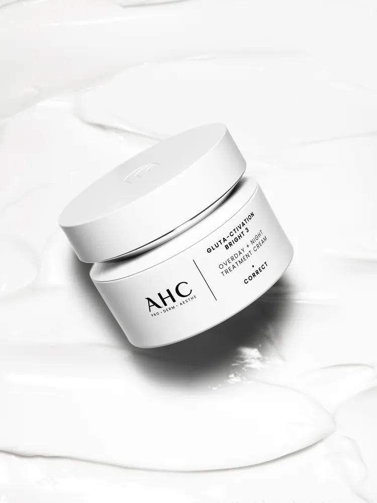 AHC醫美科研超秒晶透穀胱甘肽雪凝霜，50ml／1300元。品牌提供