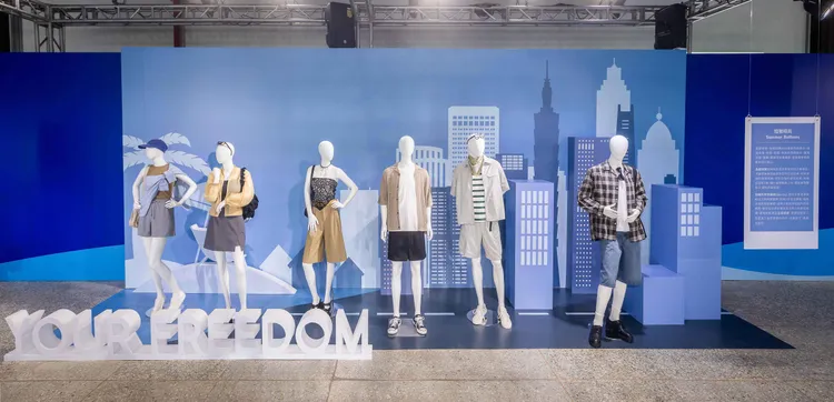 短著單品聚焦在男裝的及膝短褲以及女裝的褲裙。品牌提供