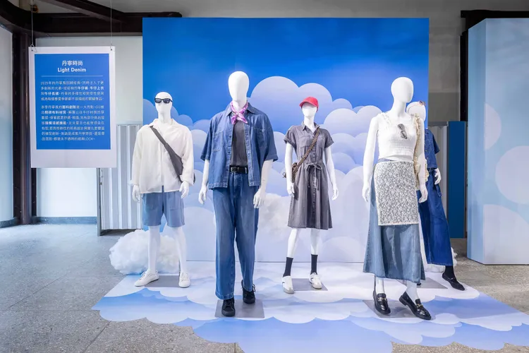 GU以輕型牛仔顛覆傳統牛仔的厚重印象。品牌提供