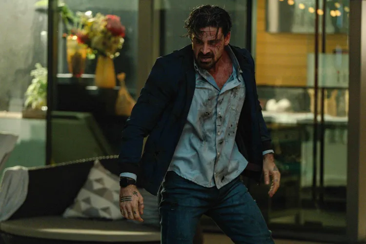 米歇爾莫隆尼不惜以滿臉駭人傷疤、腐敗爛牙的「毀容」形象登場。威視提供