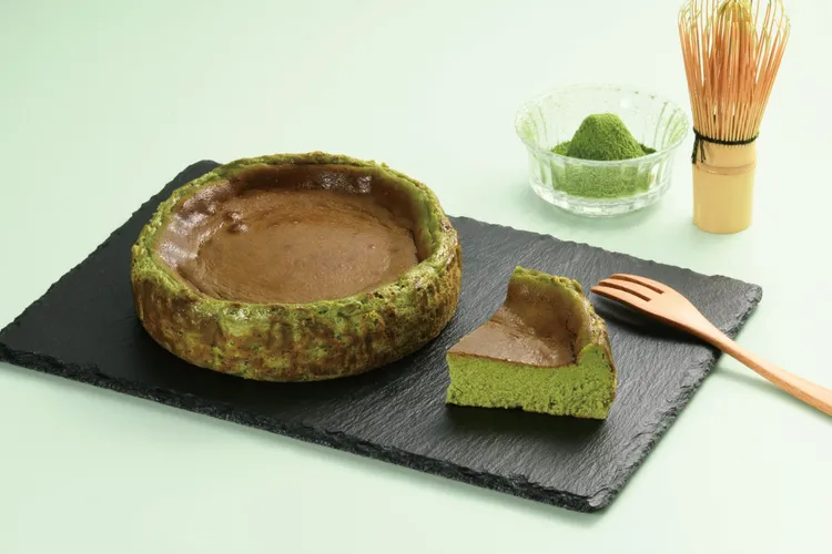 亞尼克白色情人節推薦宇治抹茶巴斯克生起司，6吋售價690元。業者提供